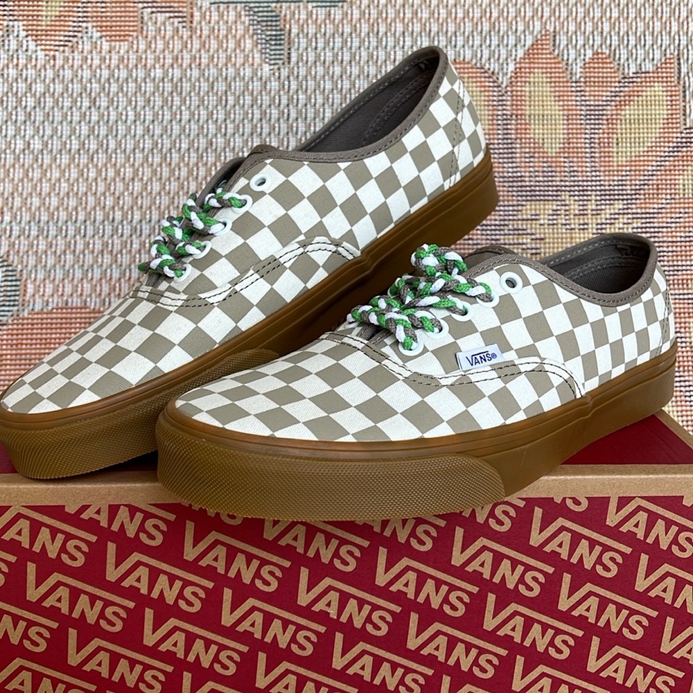 Vans Men’s Authentic
Checkerboard Moon Rock
VN0009PVCH8
SNEAKERS - Picture 6 of 16